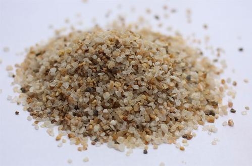 石英砂生产厂—石英砂在草坪中的作用